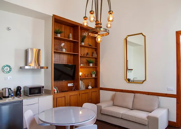 Nava Hotel