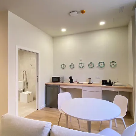 Nava Hotel 4*