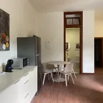 Nava 4*